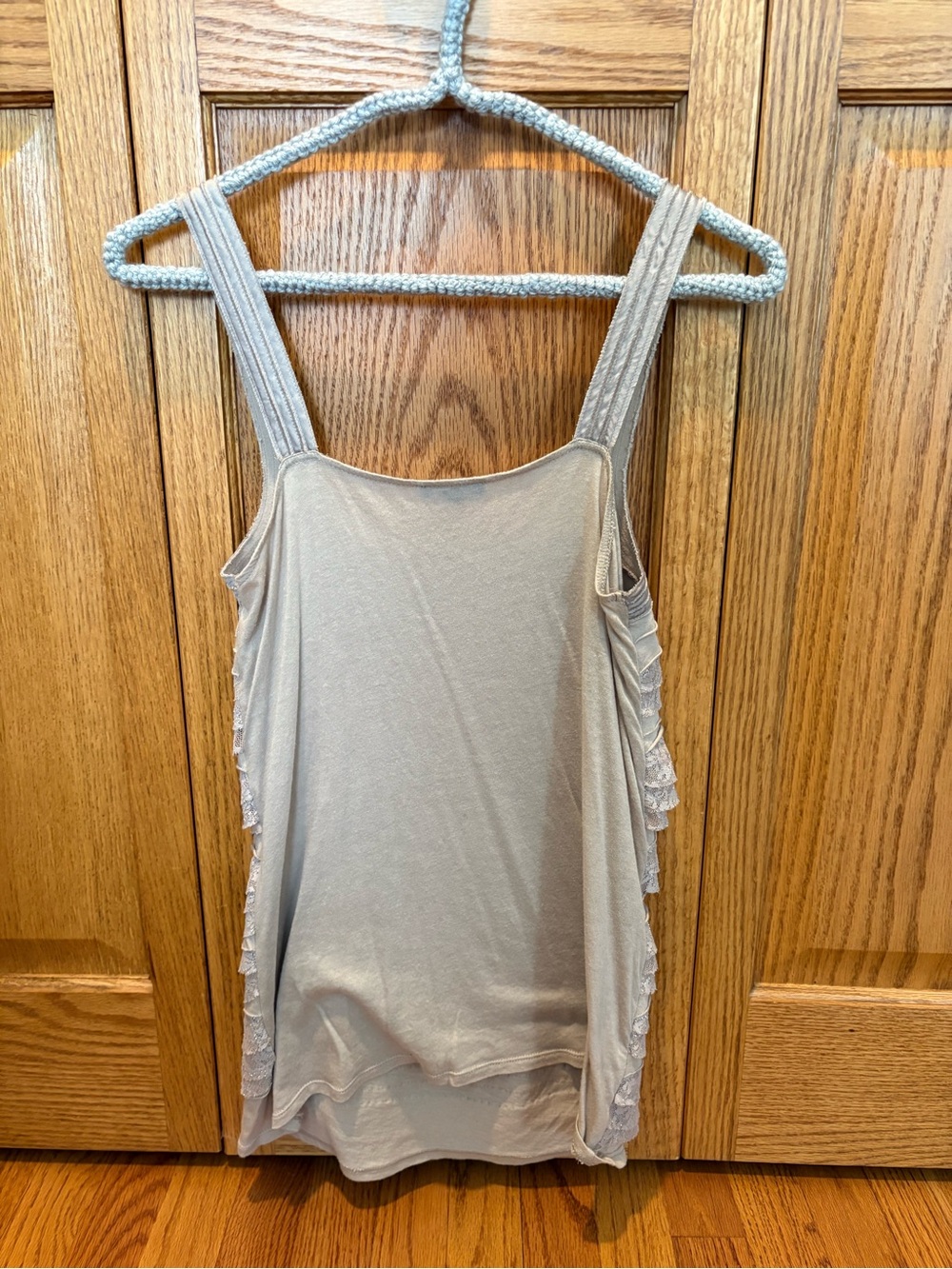 Express Beige Lace Ruffle Tank - Picture 3 of 3